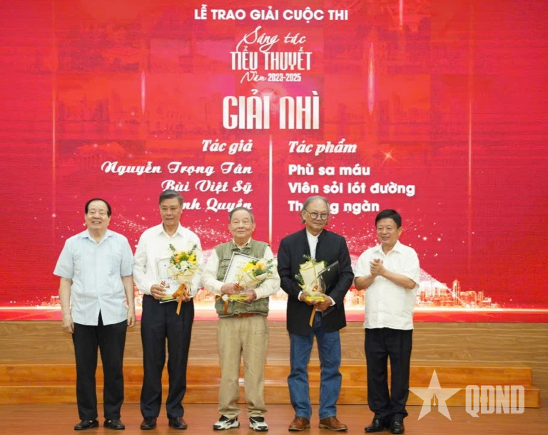 Chờ đợi những đỉnh cao tiểu thuyết ở phía trước